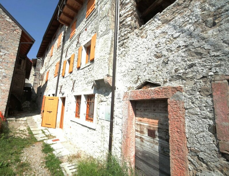 Гостиница Albergo Diffuso Valcellina e Val Vajont in Erto