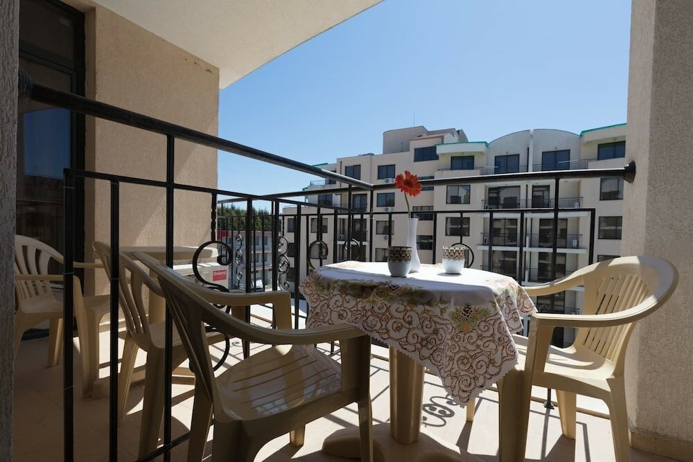 Фото One Bedroom Family Apartment with Balcony