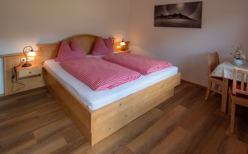 Фото Gaestehaus Bergwald