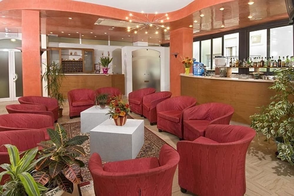 Фото Hotel Dusseldorf