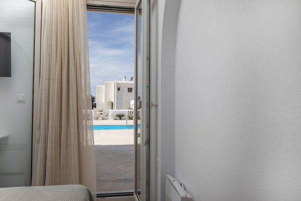 Фото Naxian Lounge Villas