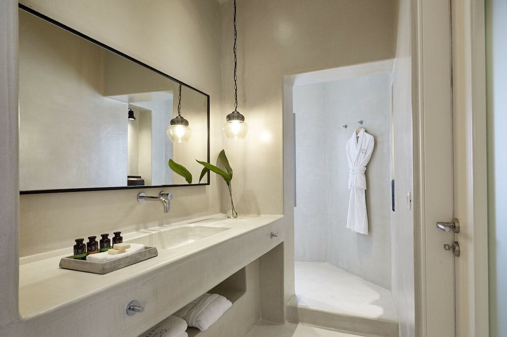 Фото White and Co. La Torre Suites