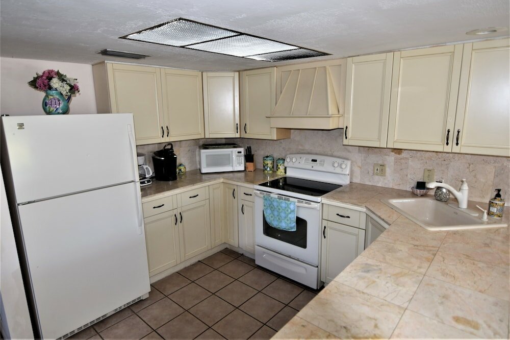 Фото Oasis at John's Pass Madeira Beach