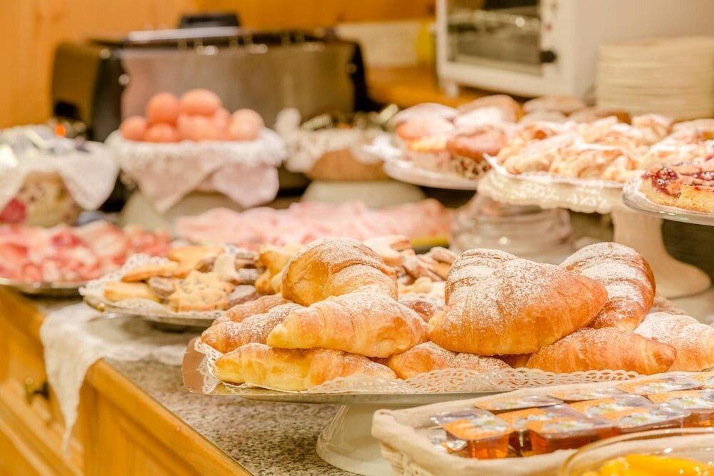 Фото Albergo Genzianella