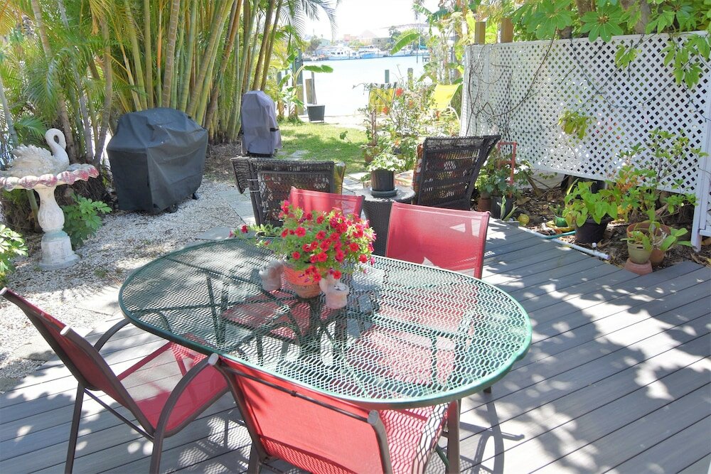 Фото Oasis at John's Pass Madeira Beach