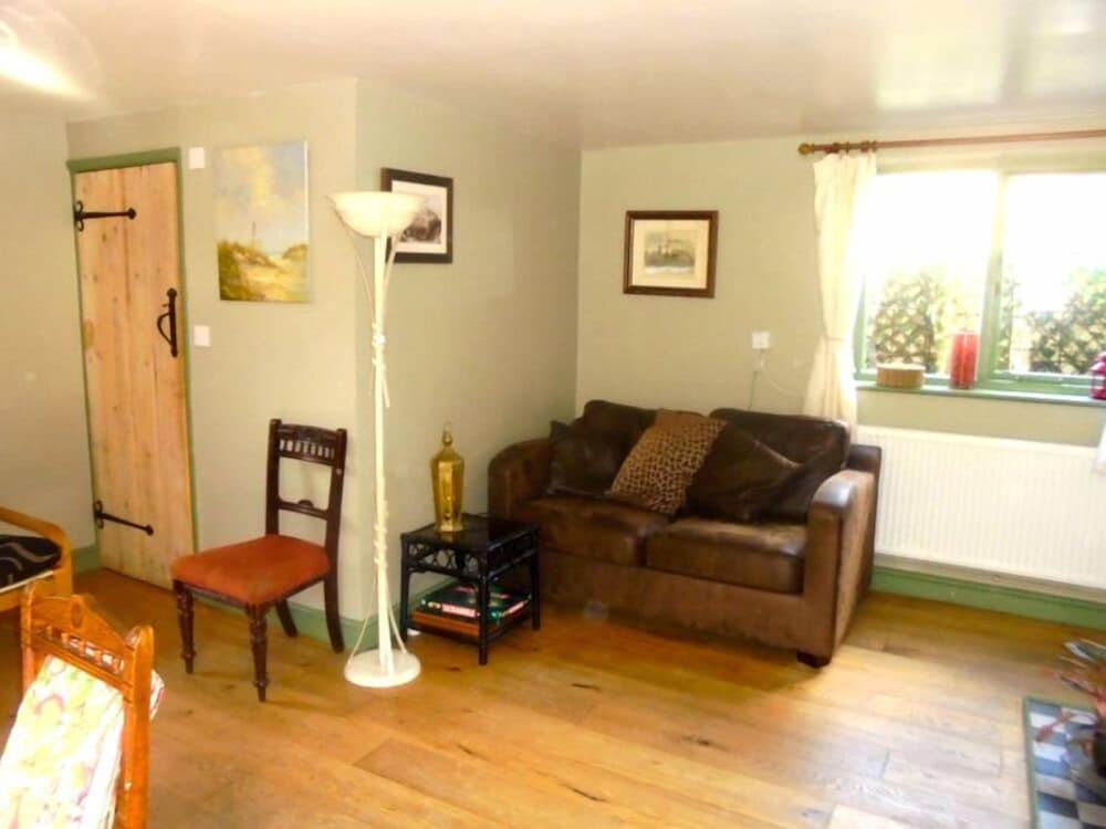 Фото Needles Cottages