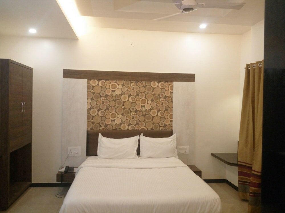 Фото Hotel Pushpak Park