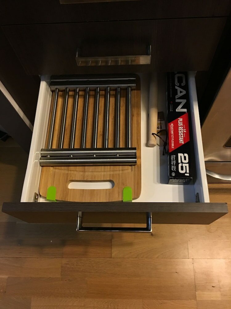 Фото Altitude Suites Bay Street by Teristo Group