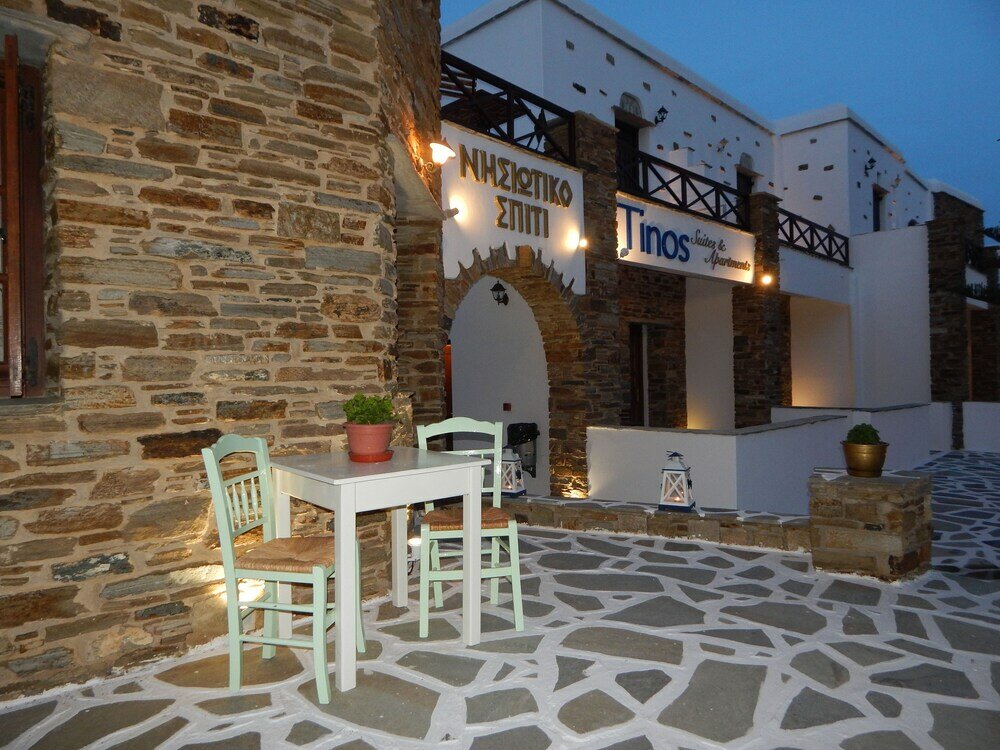 Фото Tinos Suites & Apartments