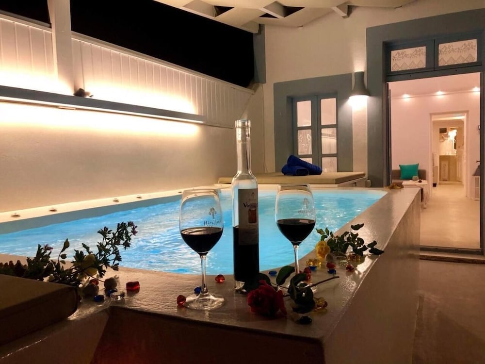 Фото Linos Suites