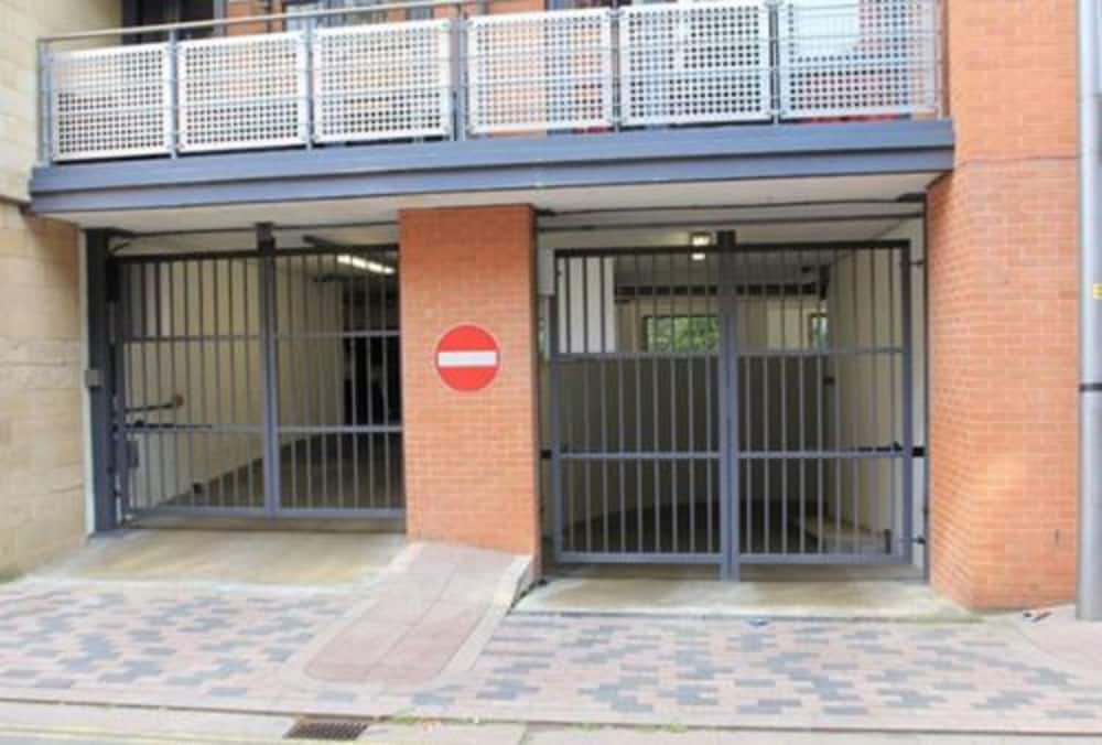 Фото Empire Serviced 1 Bedroom Apartment