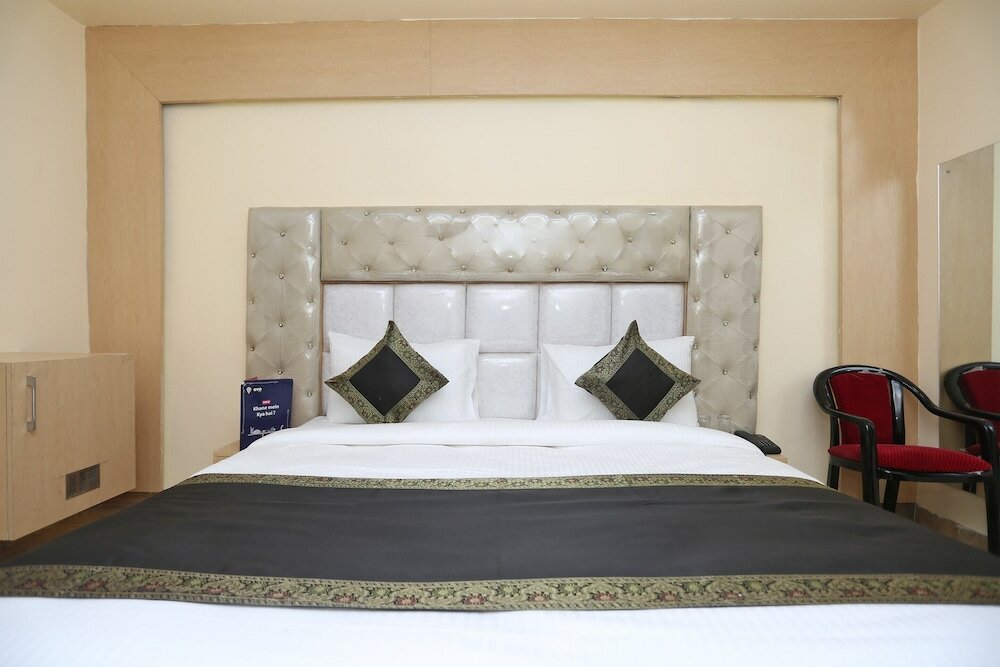 Фото Oyo 15530 Hotel G S Residency