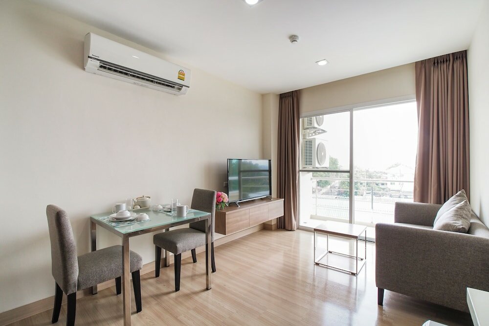 Фото Sriracha Biz Residence