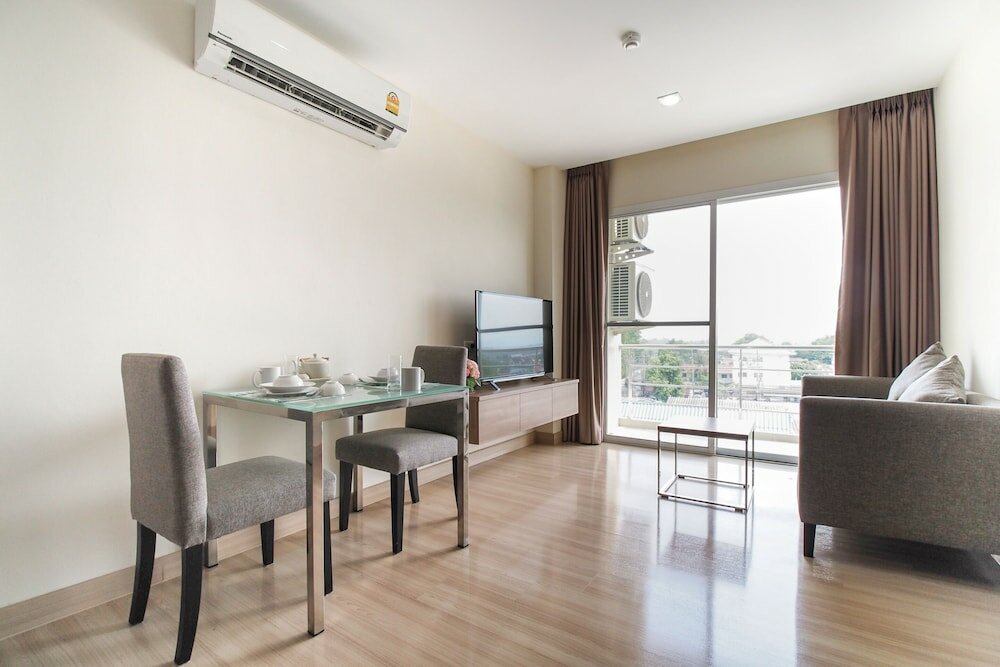 Фото Sriracha Biz Residence