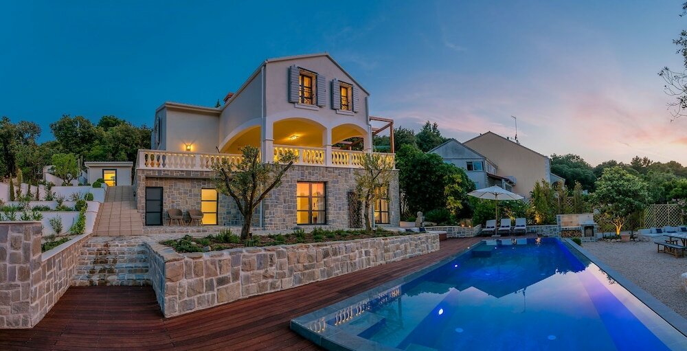 Фото Beachfront Villa Feodora Grande