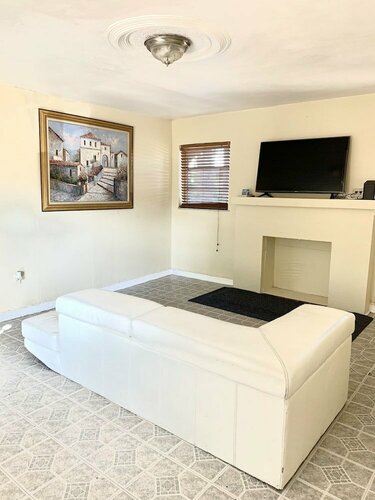 Гостиница Hostel Brazilian - Calle Ocho в Майами