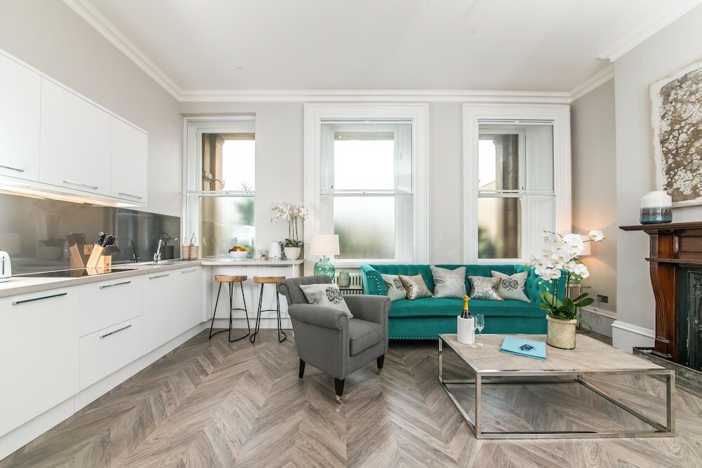 Фото The Halcyon Apartments Henry Street