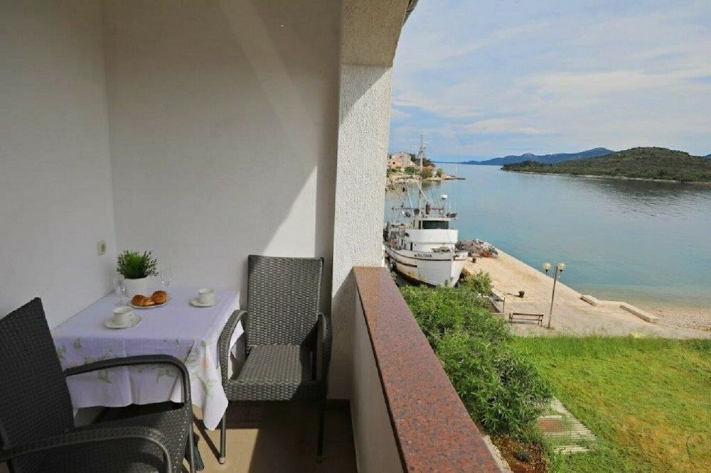 Фото Knez Mali Iz