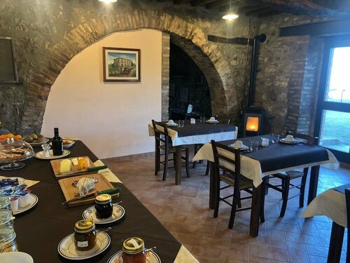 Гостиница Agriturismo Oliviera в Кастельнуове-Берарденге