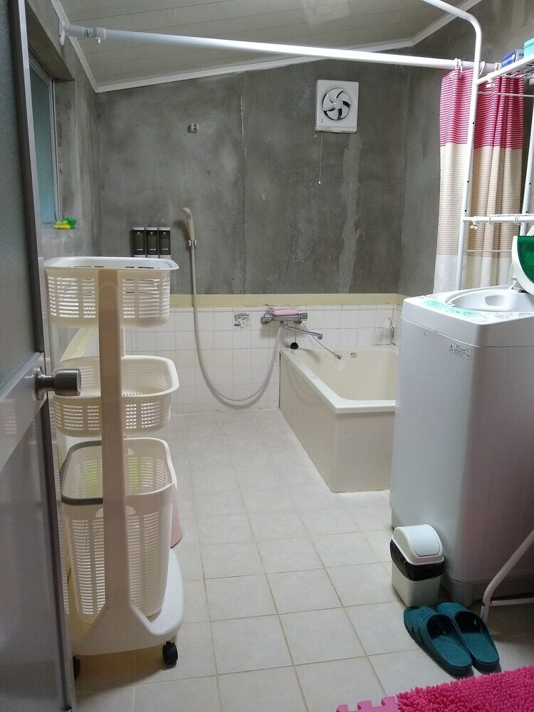 Фото Okinawa Old House Inn Fuuran