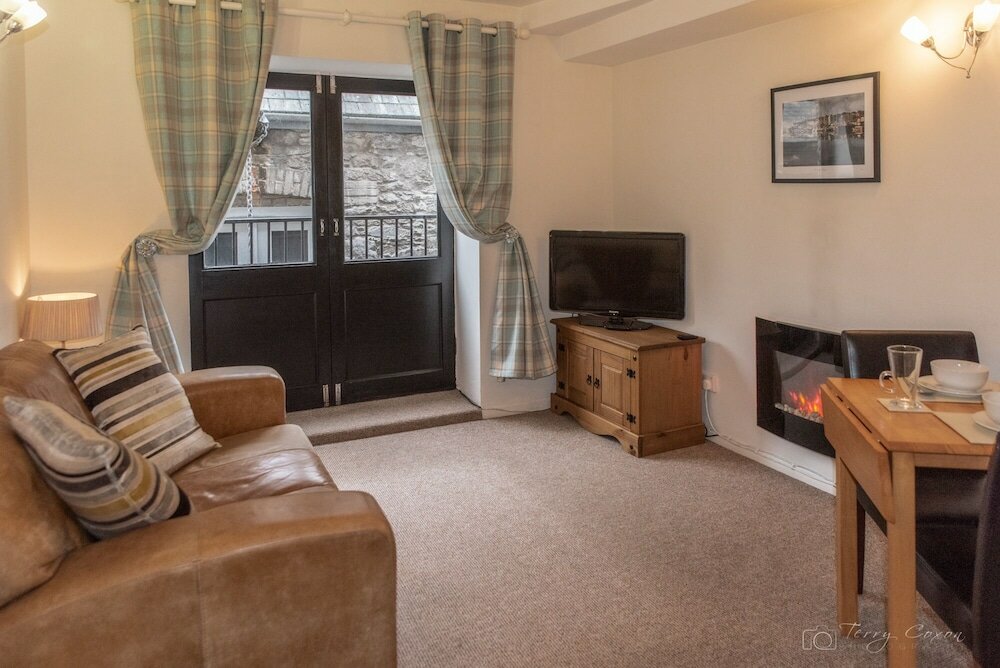 Фото 1 Bed- The Beachut by Pureserviced