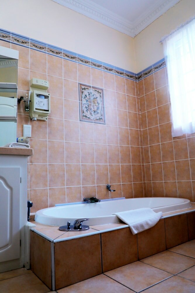 Фото King's Tide Boutique Hotel