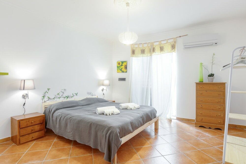 Фото Maqueda Balcony Apartment