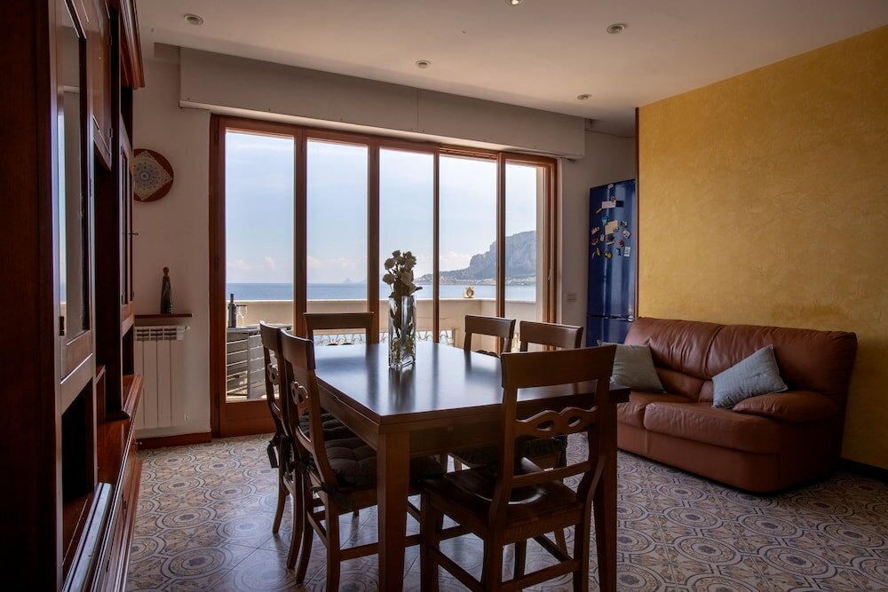 Фото Mondello Wonderful Seaview Apartment