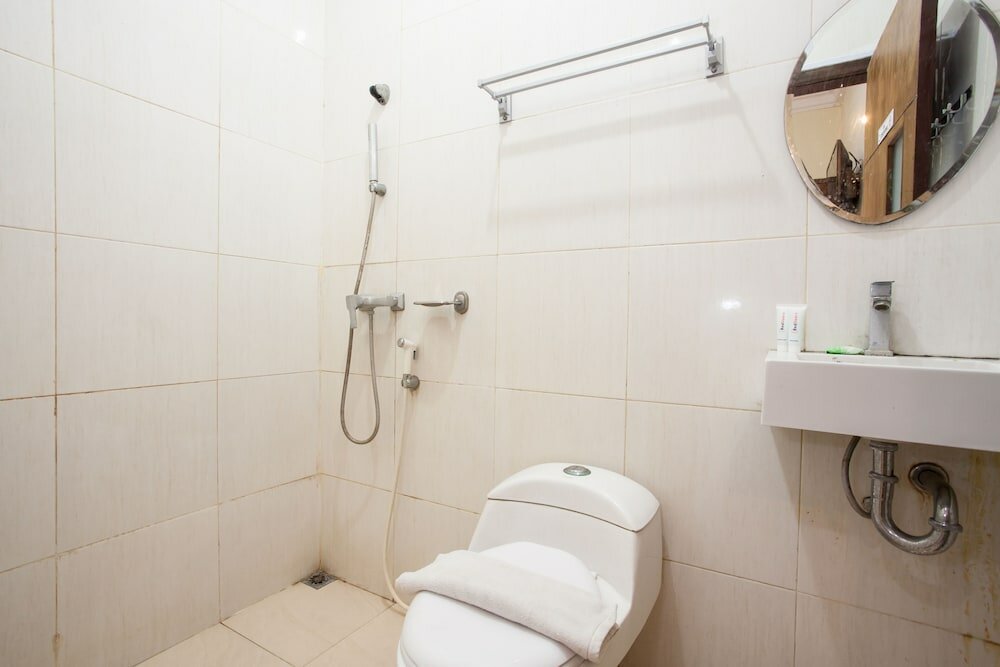 Фото RedDoorz near Marvell City Mall