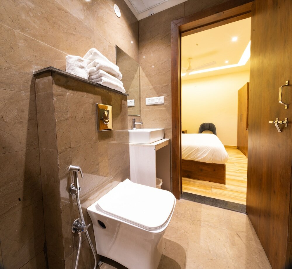 Фото Hotel Aishwarya And Restaurant