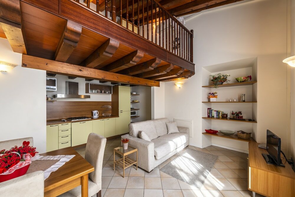 Фото Flowers Apartments