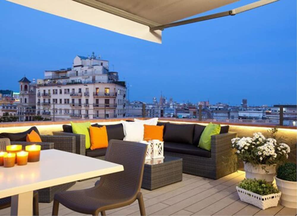 Фото Enjoybcn Miro Apartments