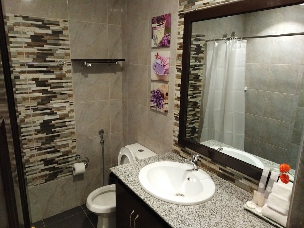Фото Venezia Suites Hotel