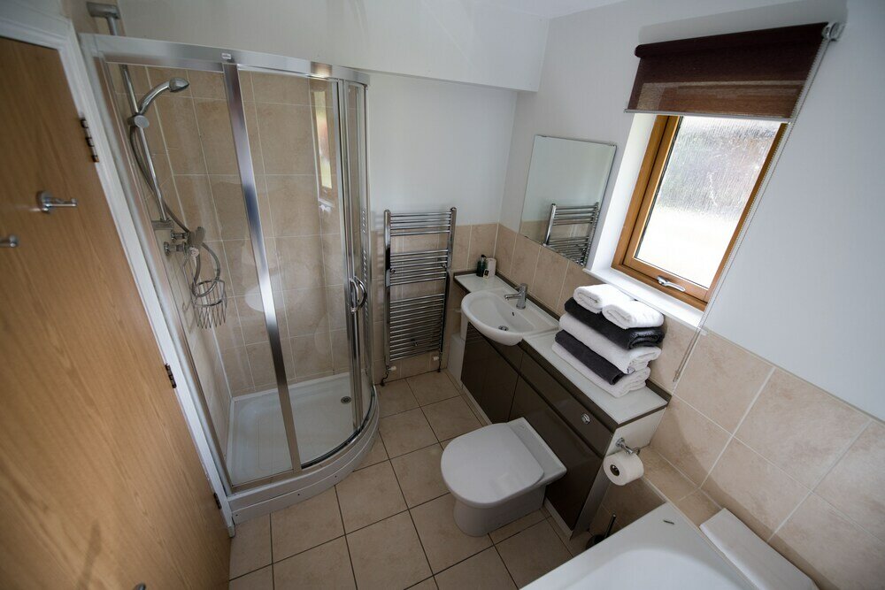 Фото Loch Lomond Waterfront Luxury Lodges