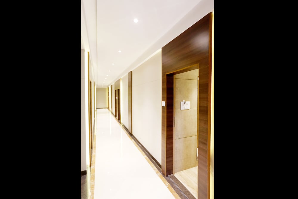 Фото Hotel Sa Residency