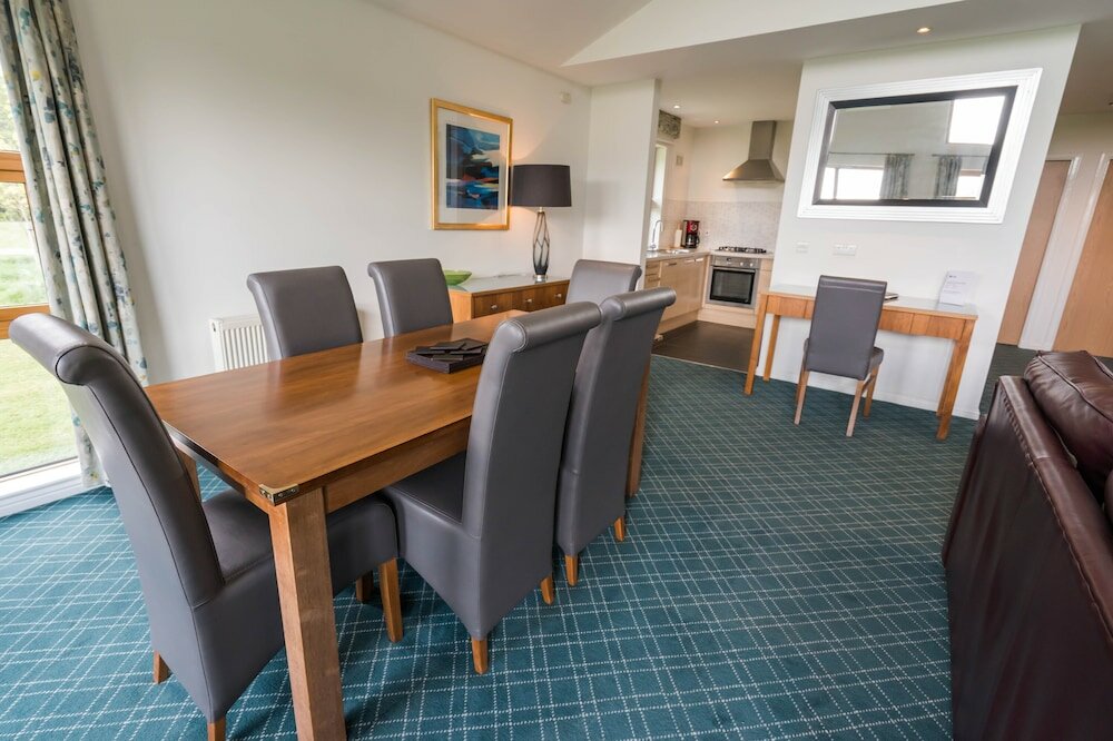 Фото Loch Lomond Waterfront Luxury Lodges