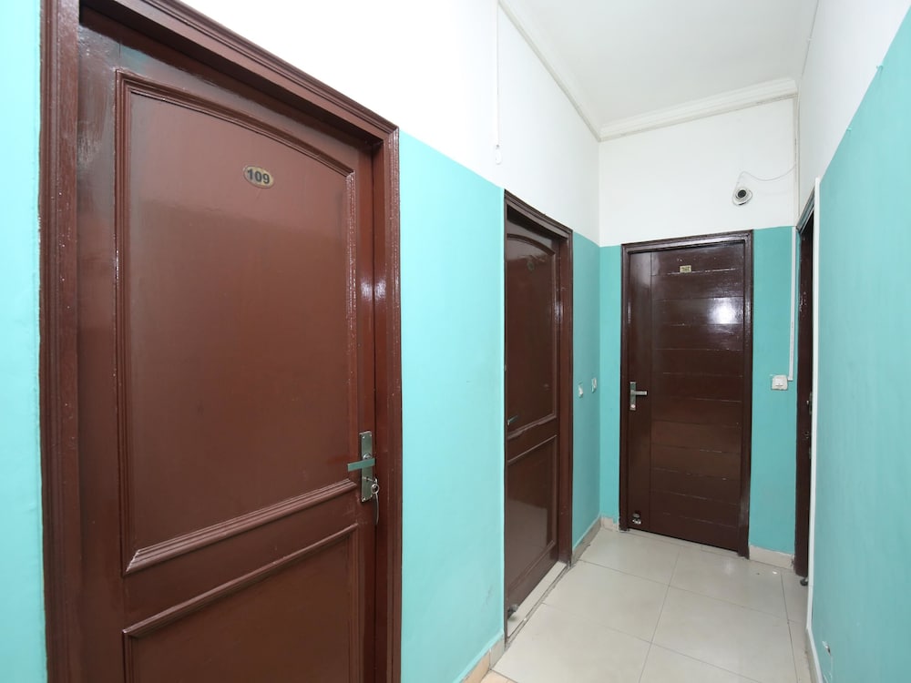 Фото Oyo 5906 Hotel Parvaaz