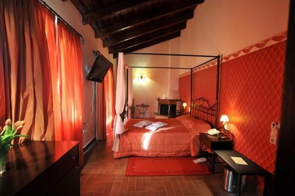 Фото Hotel Mikri Archontissa