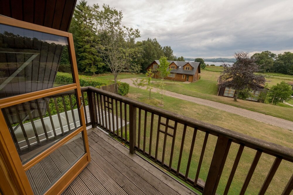 Фото Loch Lomond Waterfront Luxury Lodges