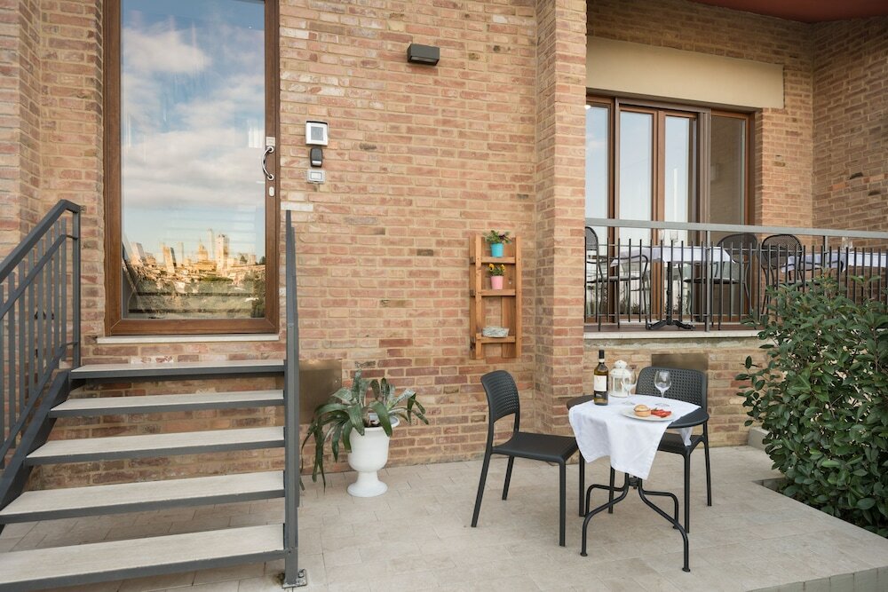 Фото B & B La Cornice - Gina Room With Bathroom and Private Terrace