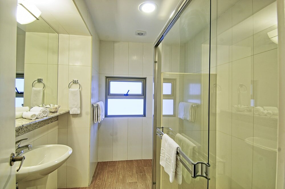 Фото Balmoral Suites