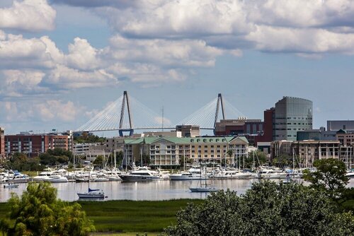 Гостиница Cambria Hotel Charleston Riverview