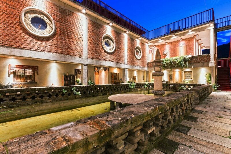 Гостиница Lotus Mountain Boutique Inn