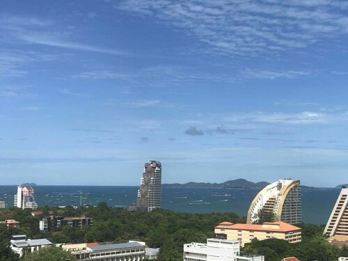 Гостиница Lumpini Wongamat Suites в Паттайе