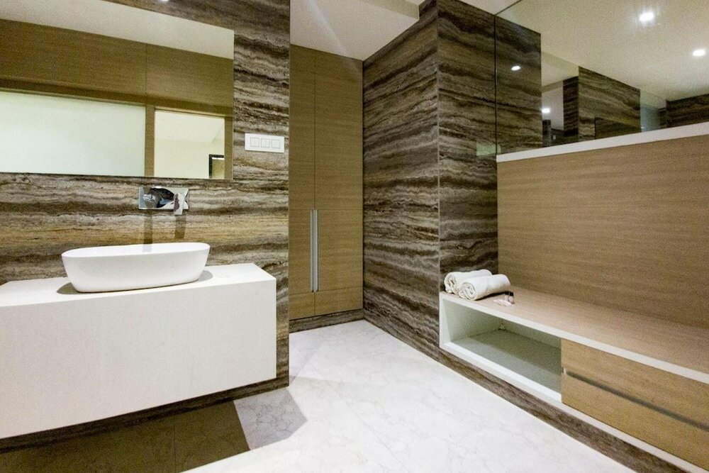 Фото Hotel Grand Parivaar