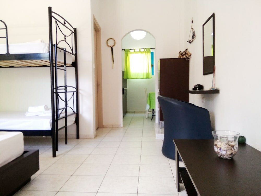 Фото Sarantakis Apartments