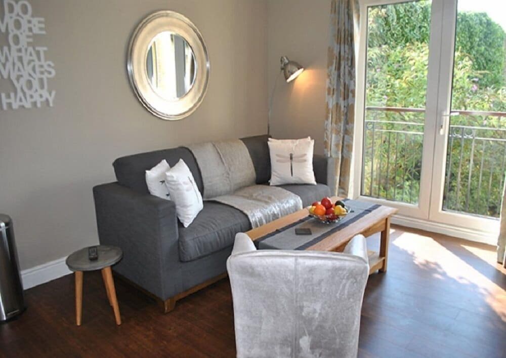 Фото Lord Raglan House