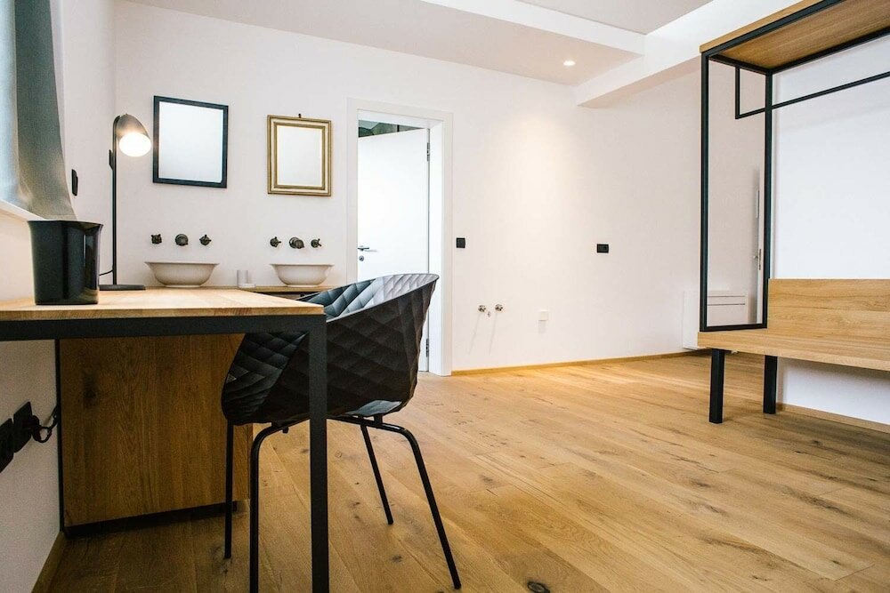 Фото Vault Hotel