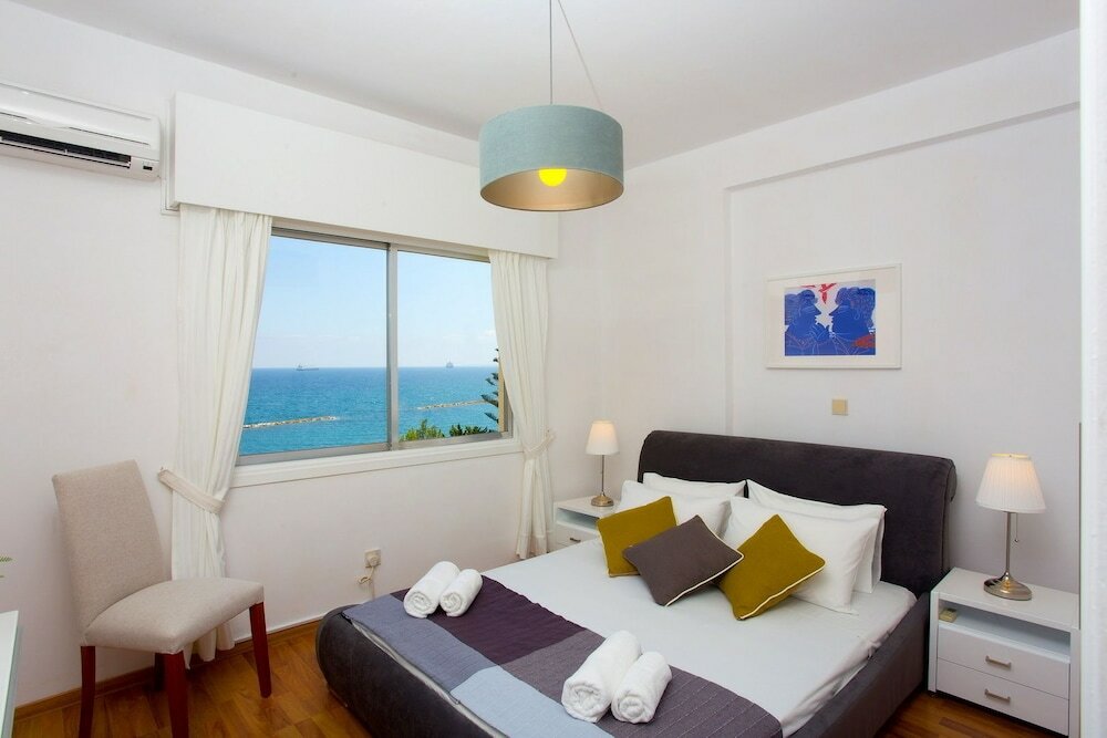 Фото Seaside Luxury Beach Apartment