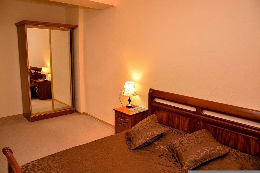 Фото Sanahin Bridge Hotel